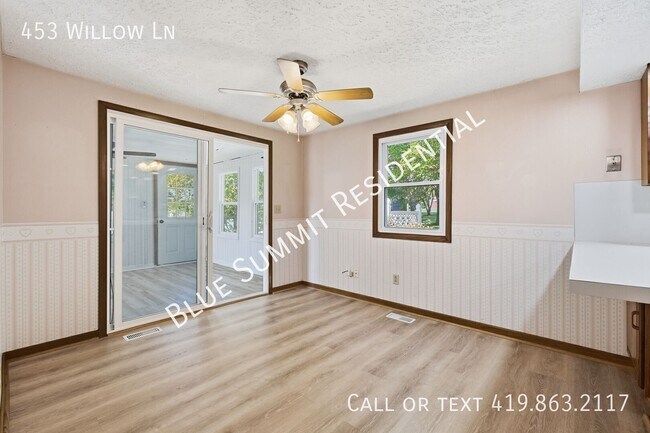 Building Photo - 453 Willow Ln