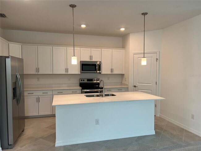 Building Photo - 11370 Burgundy Dr