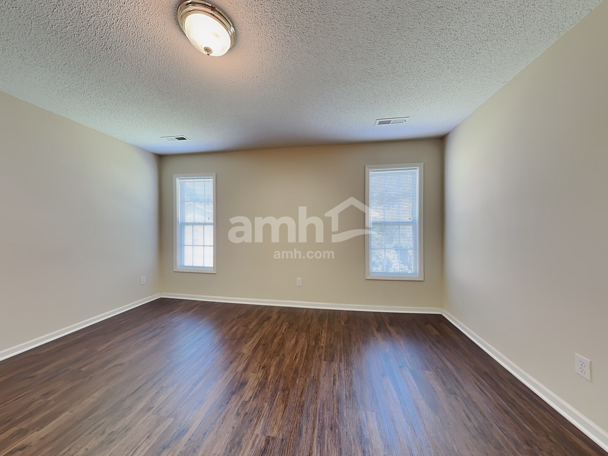 Building Photo - 136 Charlotte Ct