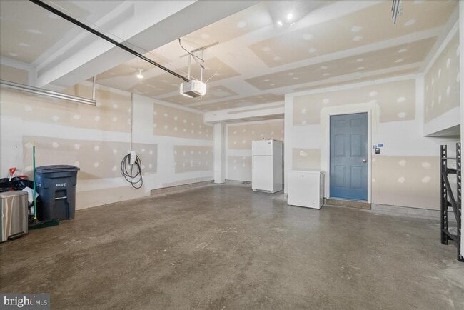 Building Photo - 43277 Tumbletree Terrace