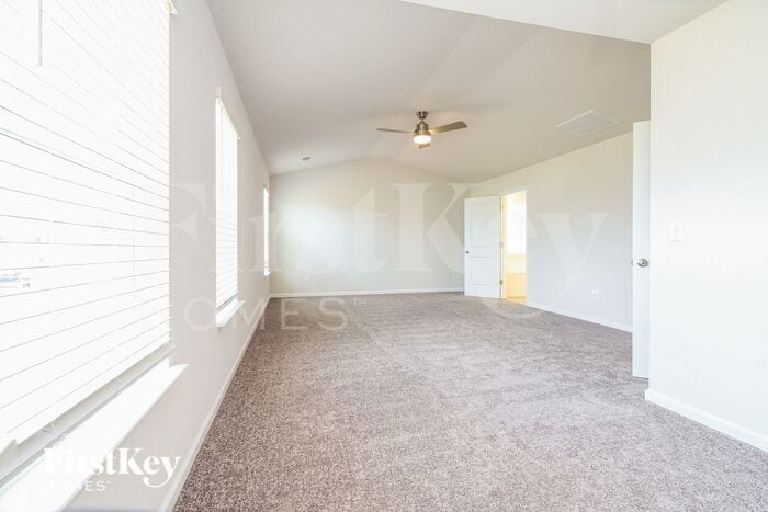 Building Photo - 804 Birchcrest Wy