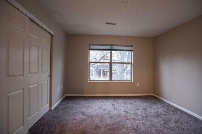Building Photo - 39 Buttles Ave