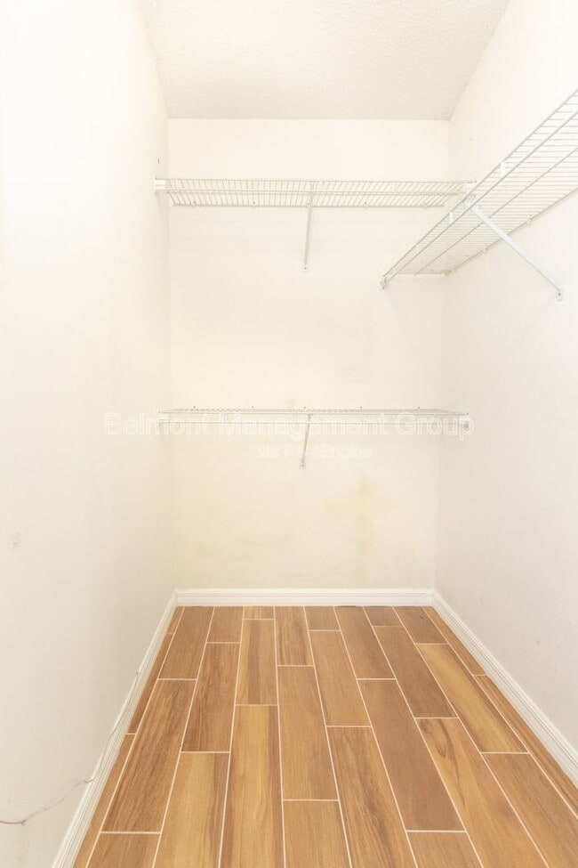 Building Photo - 9921 Dean Cove Ln