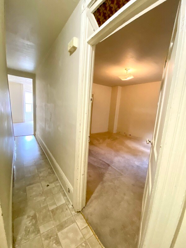 Building Photo - 348 E New St