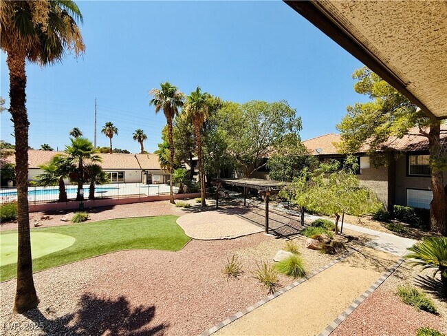 Building Photo - 2606 S Durango Dr