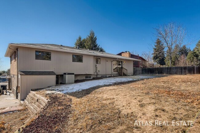 Building Photo - 330 E Rockrimmon Blvd