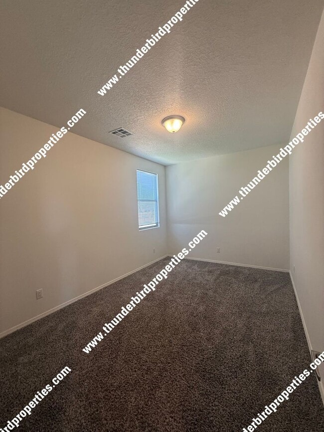 Building Photo - Great 4 bedroom home - Rio Rancho