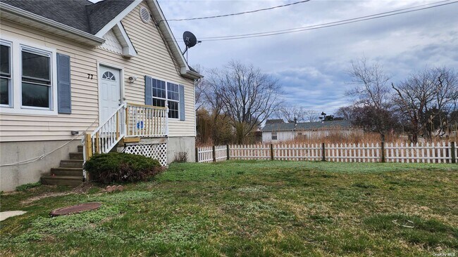 Building Photo - 77 Laurelton Dr