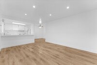 Building Photo - 631 E Elk Ave