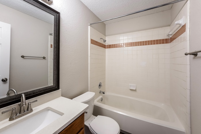 Building Photo - 1005 Meadowbend Dr