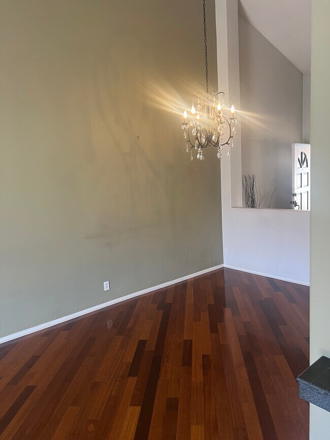 Building Photo - 5500 Torrance Blvd