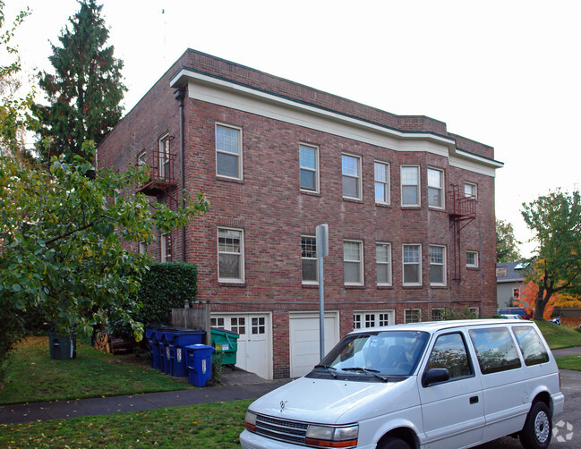 Building Photo - Murette Apartments