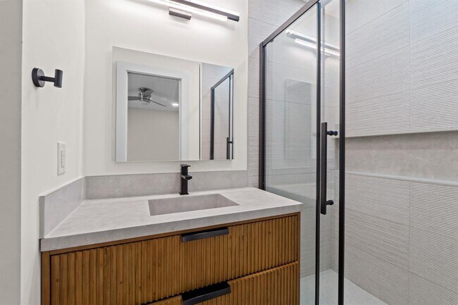 Building Photo - 9309 Bluegrass Dr