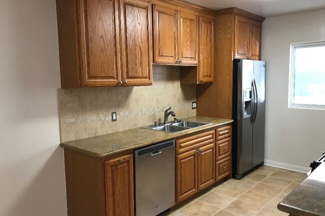 Kitchen - 1646 Livonia Ave