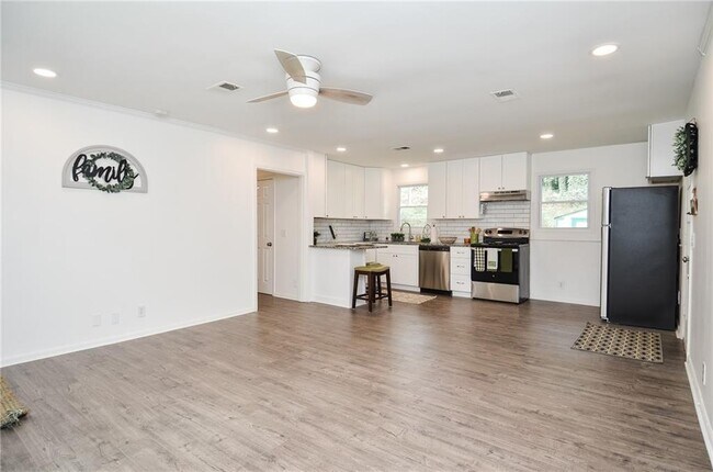Building Photo - 2945 Rio Montana Dr