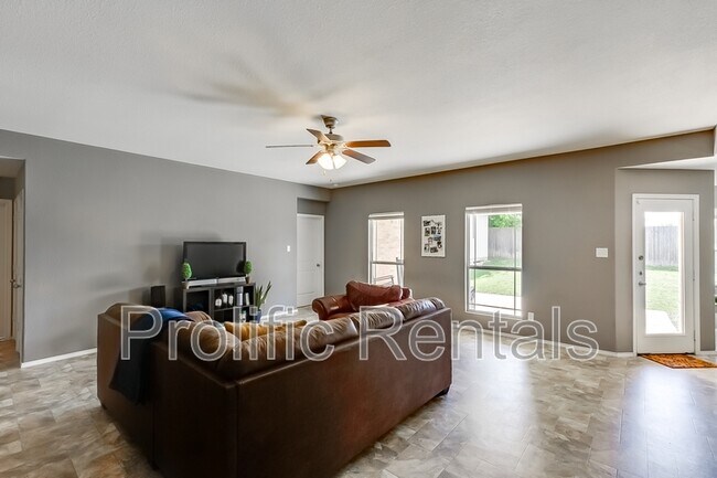Building Photo - 5102 Screaming Eagle Cir