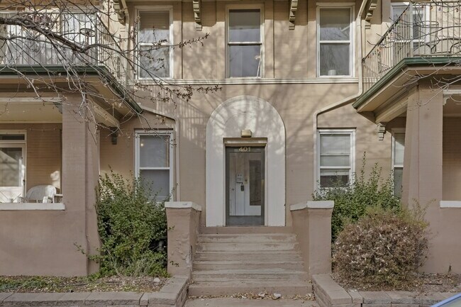 Building Photo - Spacious Two Bedroom in Cap Hill