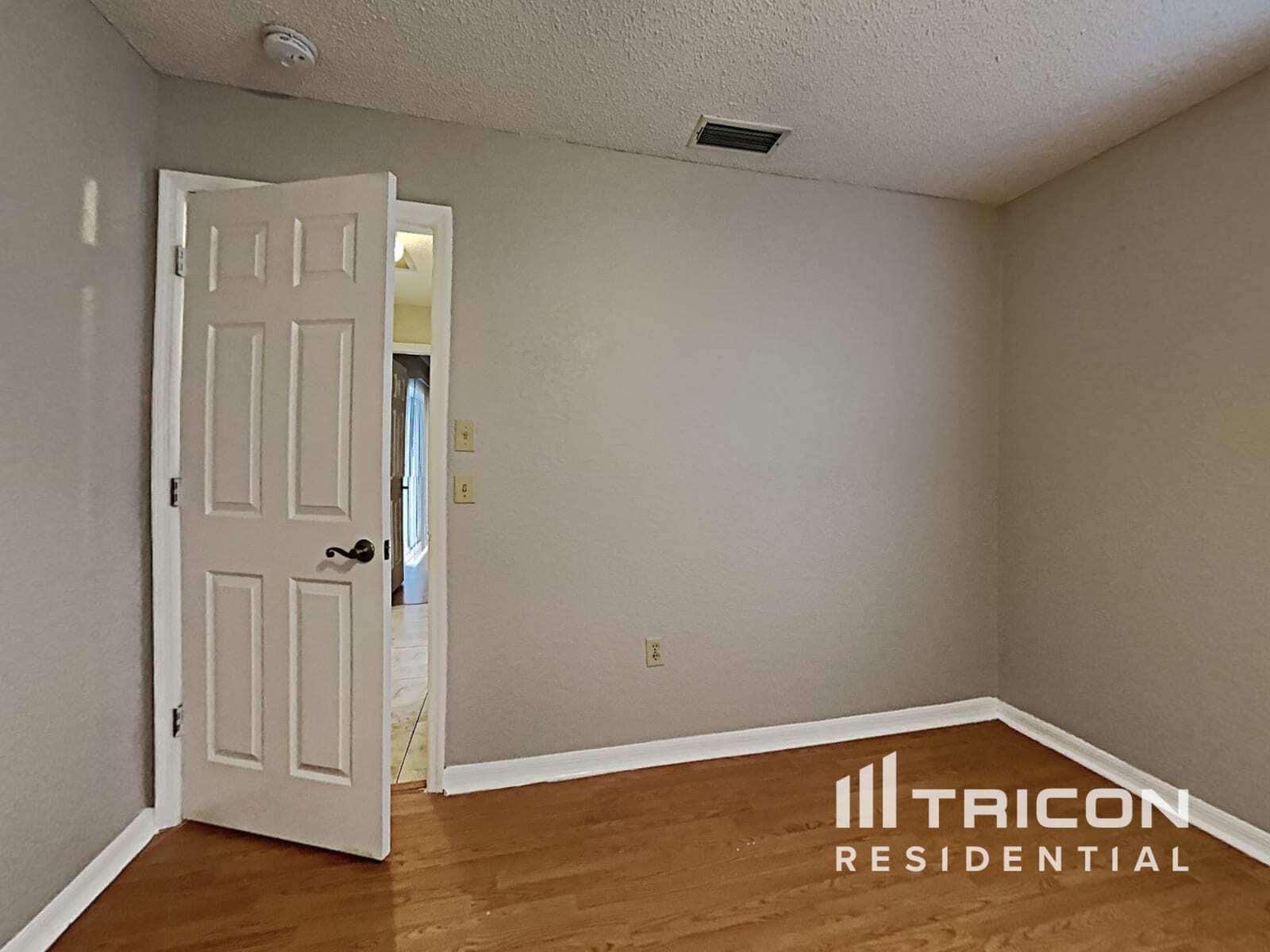 Building Photo - 14638 Coronado Dr