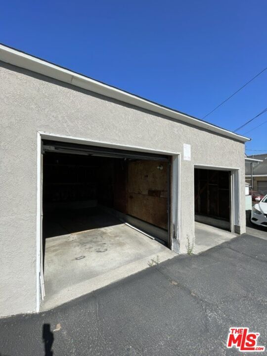 Building Photo - 4121 Ocean View Blvd
