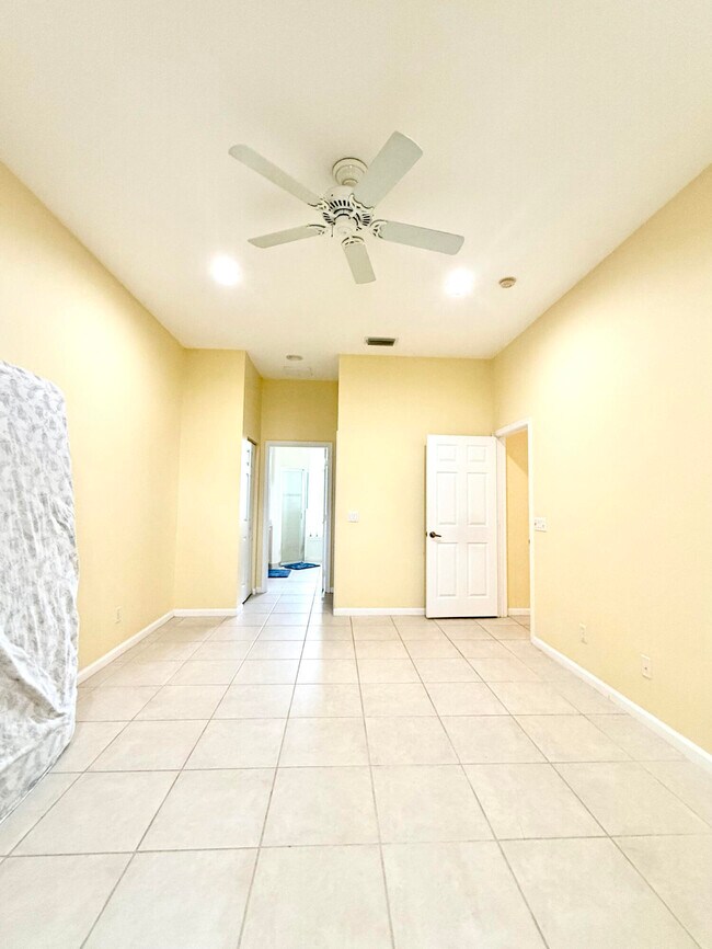 Building Photo - 408 North Key Lime Square SW