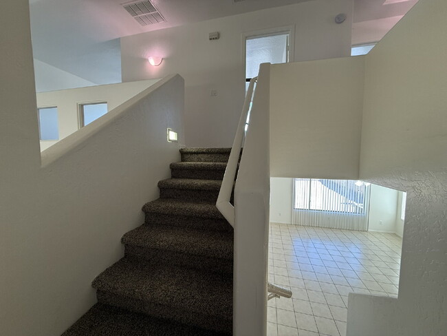 Building Photo - Updated 3-Bedroom Home with Vaulted Ceilin...