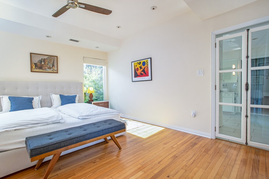 Main bedroom - 4641 Belclaire Ave