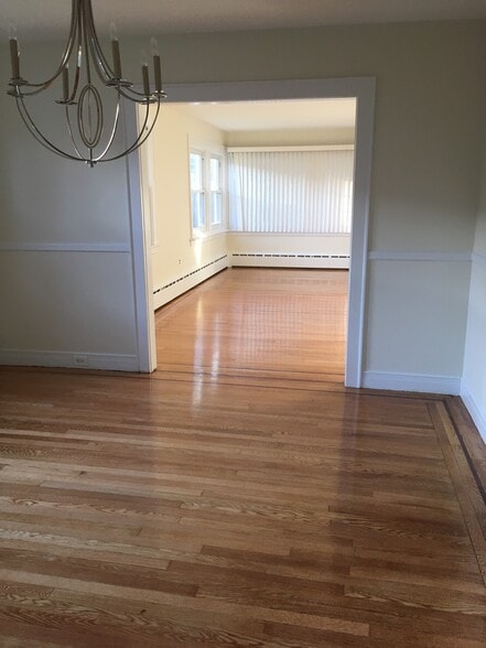 Building Photo - 67 E Hawthorne Ave