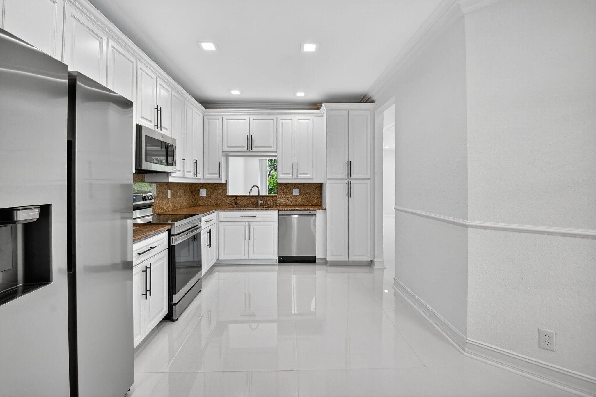 Building Photo - 16081 Poppyseed Cir