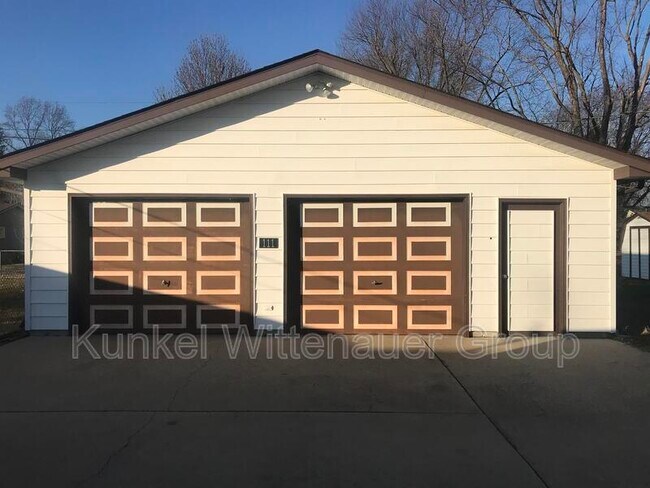 Building Photo - 111 Kassing Ave