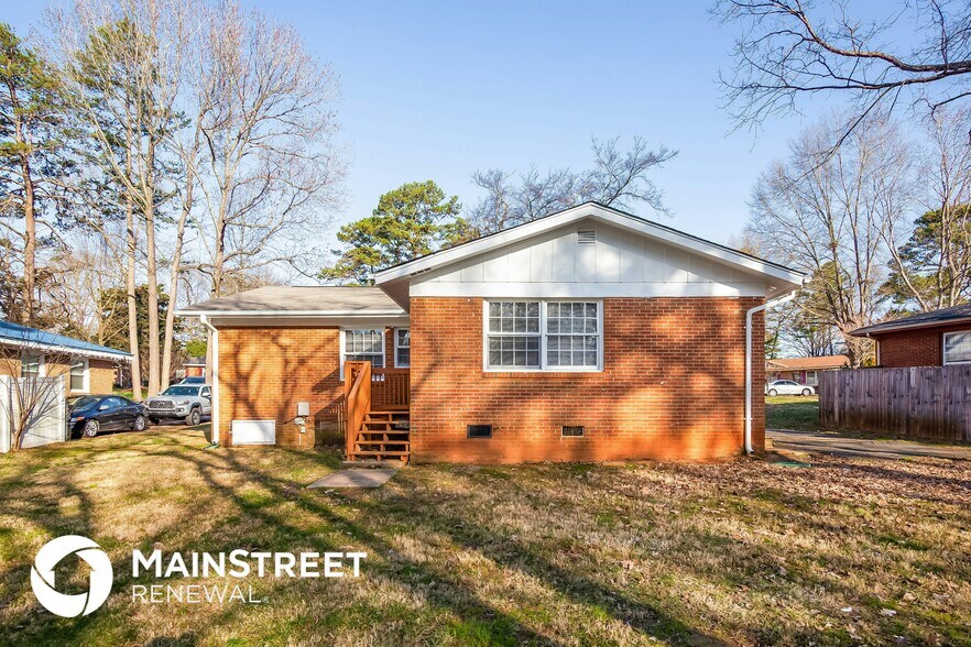 Building Photo - 8711 Farmwood Ct