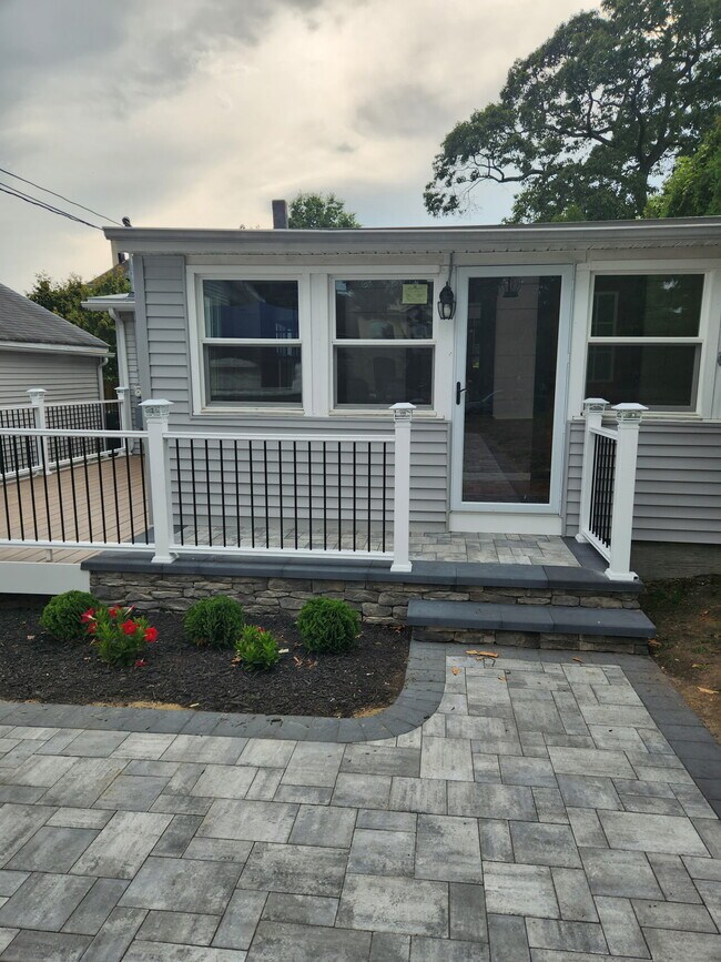 Building Photo - 218 Chatham Ave