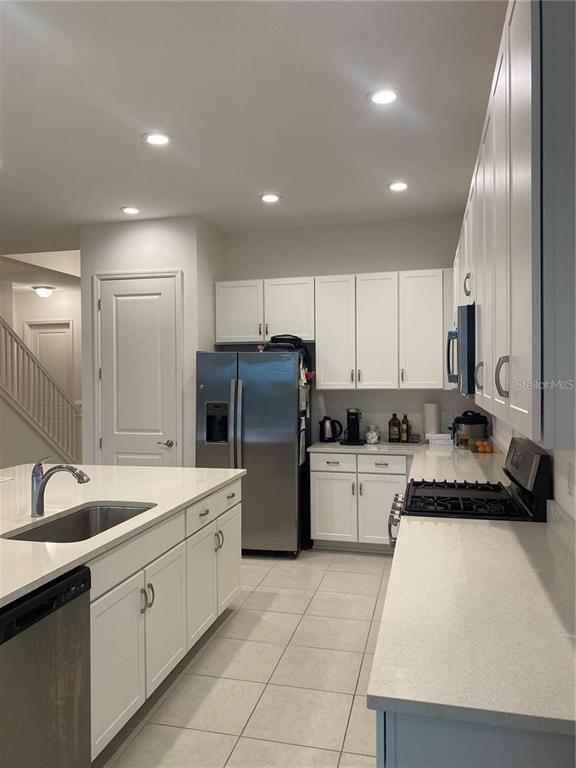 Building Photo - 32583 Tree of Life Ave