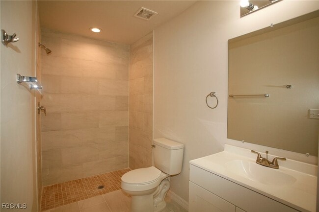 Building Photo - 1309 SE 8th Pl