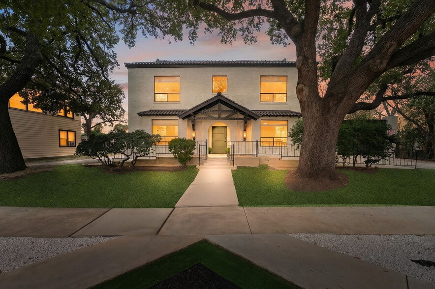 Building Photo - The Mulberry