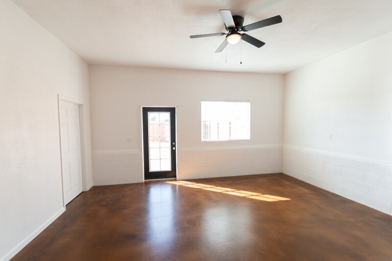 Building Photo - 29950 Woodbine Ln