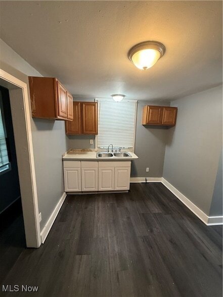 Building Photo - 3152 W 46th St