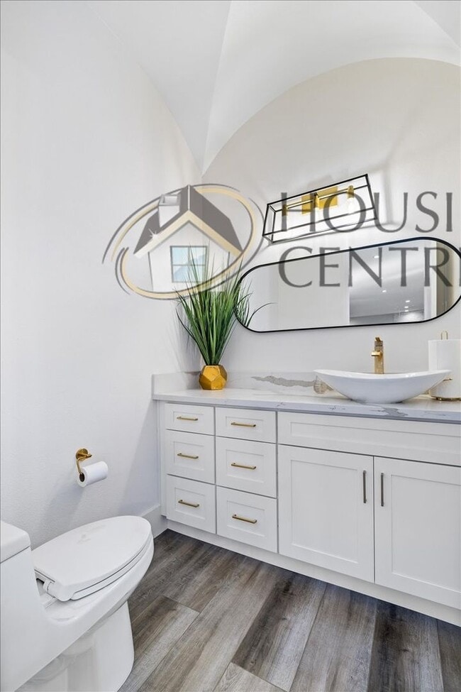 Building Photo - Breathtaking Luxury Custom Rental in Guard Gated Serrano Golf Community!!