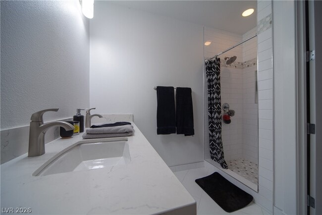 Building Photo - 4575 Dean Martin Dr