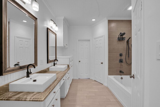 Building Photo - 12411 Exbury Ct
