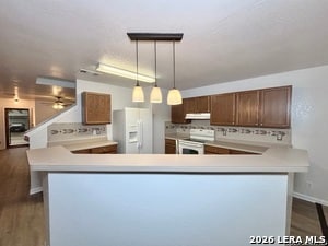 Building Photo - 4946 Bending Elms