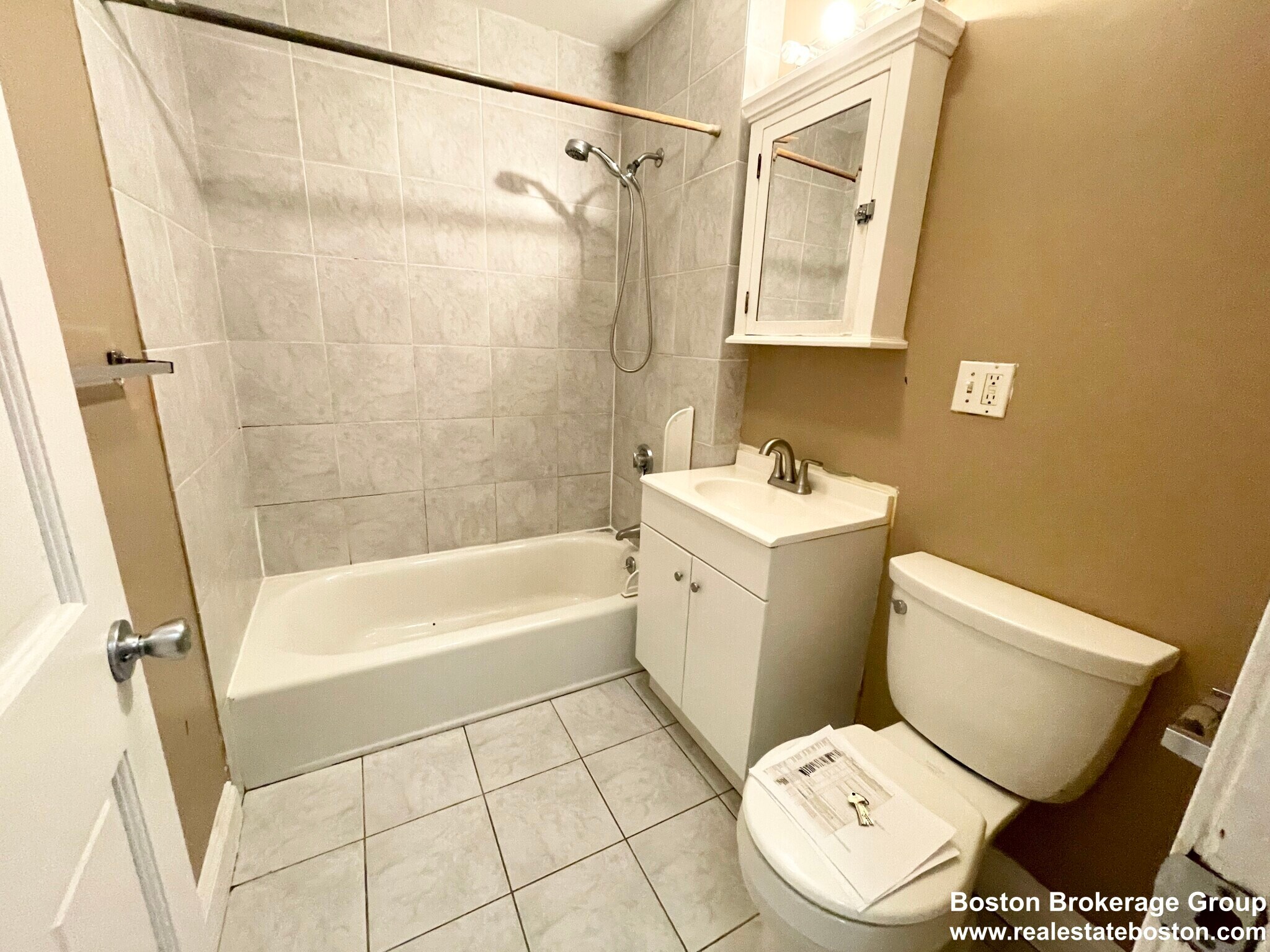 Building Photo - 61 Hillside St