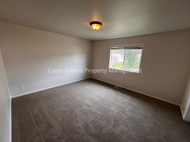 Building Photo - 3 bed, 2 bath house in Hayden