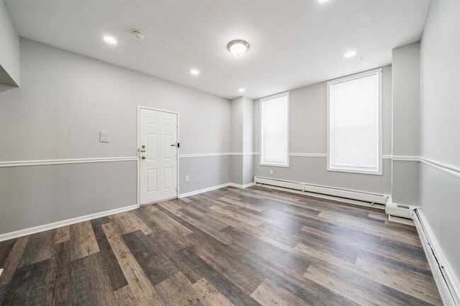 Building Photo - 309 14th St