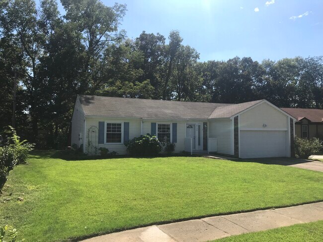 Building Photo - 8734 Lantern Lite Pkwy