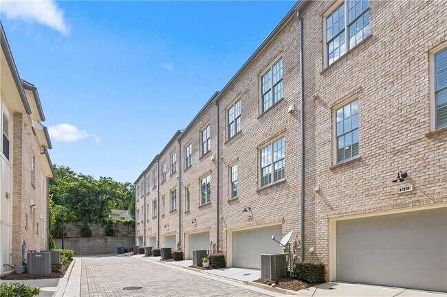 Building Photo - 140 Clover Ct