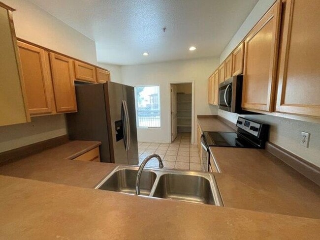 Building Photo - 7021 E Earll Dr