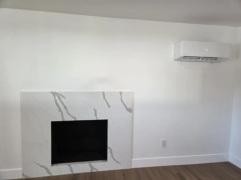 Building Photo - 1117 Meeker Ave