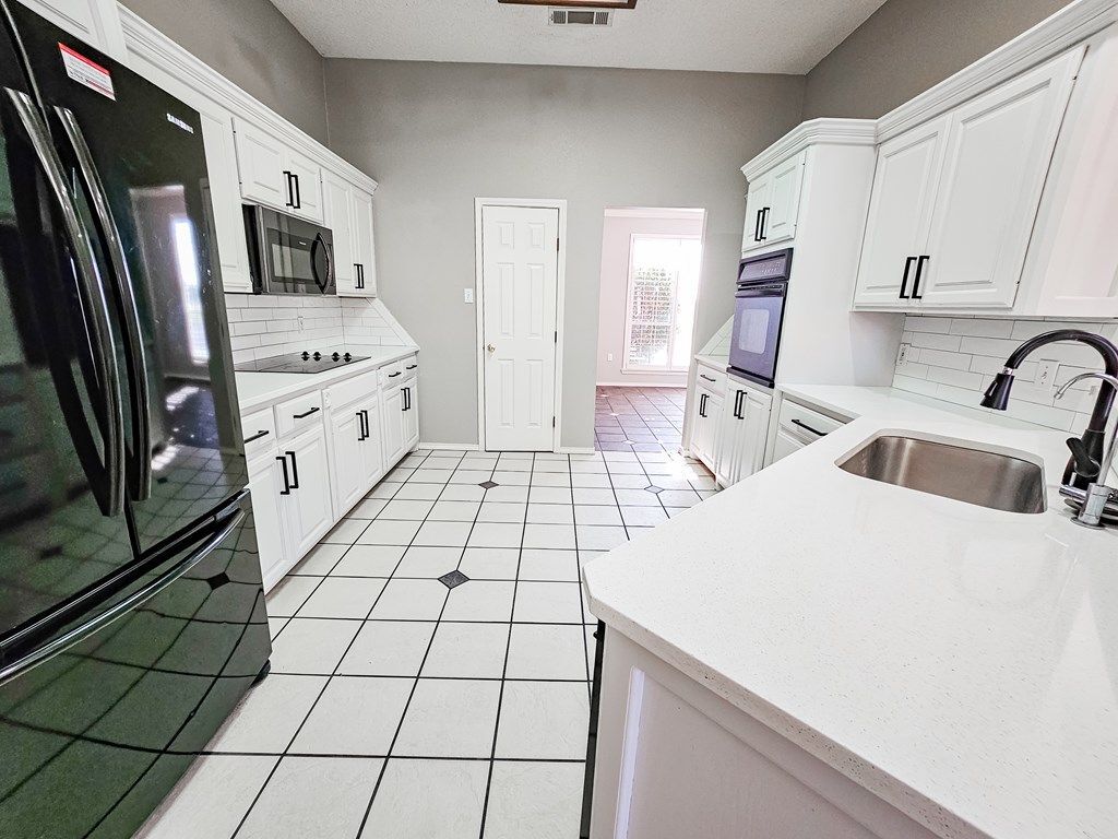 Building Photo - 4801 Whitman Dr