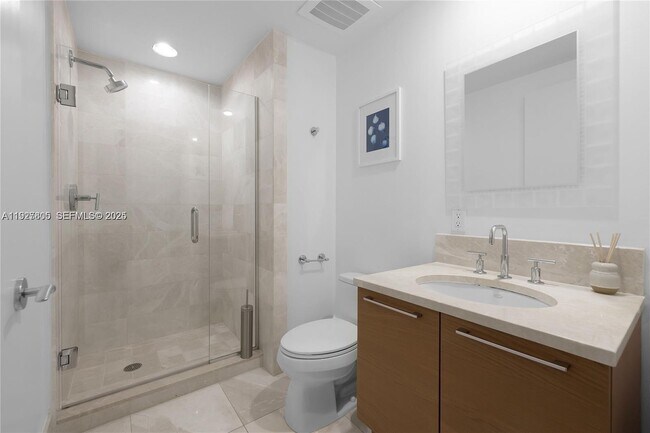 Building Photo - 17001 Collins Ave