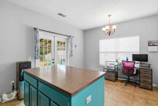 Building Photo - Charming 3BR Home in Richmond Hill with Pond View & Great Location!